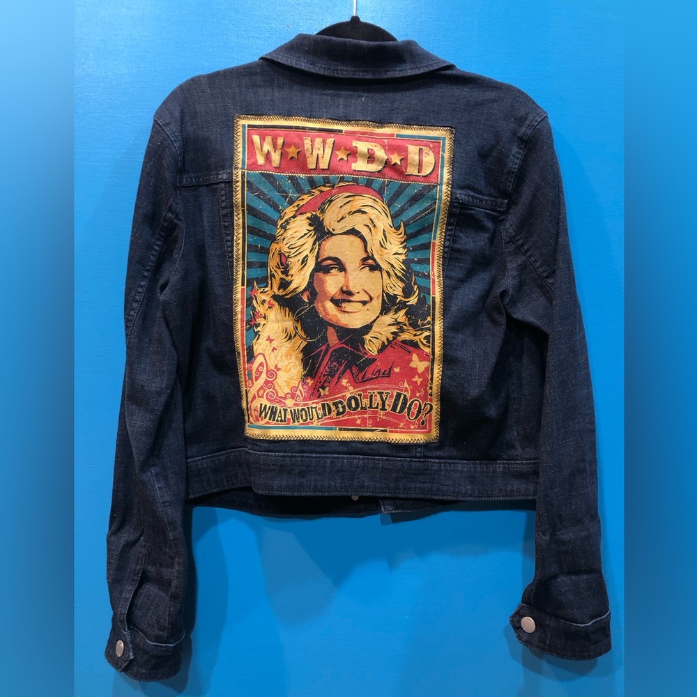 Handmade jean jacket WHAT WOULD DOLLY DO womens L upcycled wearable art PTP 21”